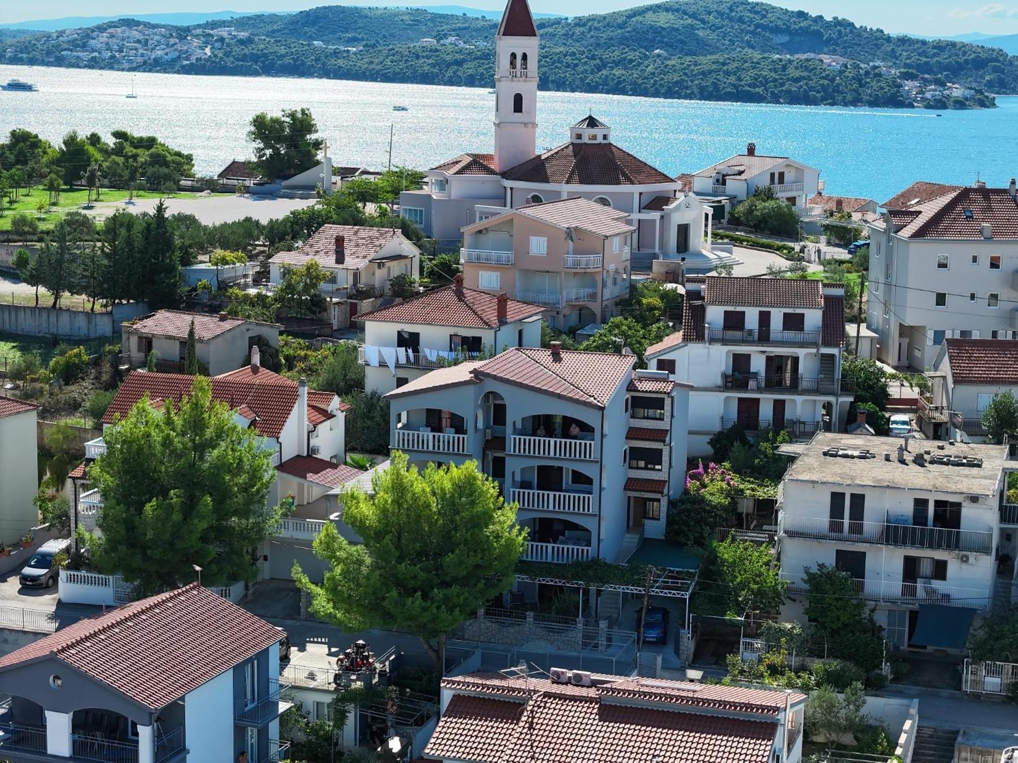 Apartmani Stanic Seget Vranjica Εξωτερικό φωτογραφία